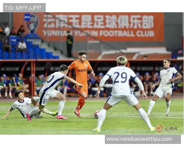 杨瑞琪在比赛最后时刻进球挽回颜面梅州仍以1-4落后于玉昆 杨瑞琪在比赛最后时刻进球挽回颜面梅州仍以1-4落后于玉昆