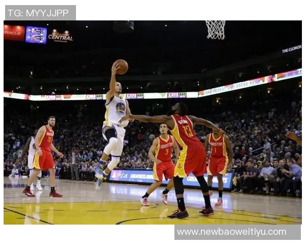 张佳玮分析勇士队表现受限尺寸与速度双重压制影响比赛空间利用 张佳玮分析勇士队表现受限尺寸与速度双重压制影响比赛空间利用