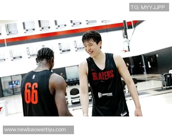 开拓者训练照曝光杨瀚森现身出战与否仍待确认